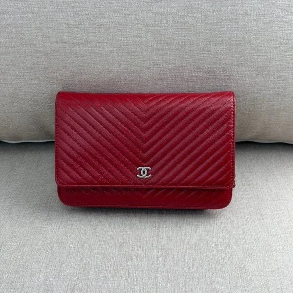 CHANEL Red Caviar Chevron Wallet on Chain SHW